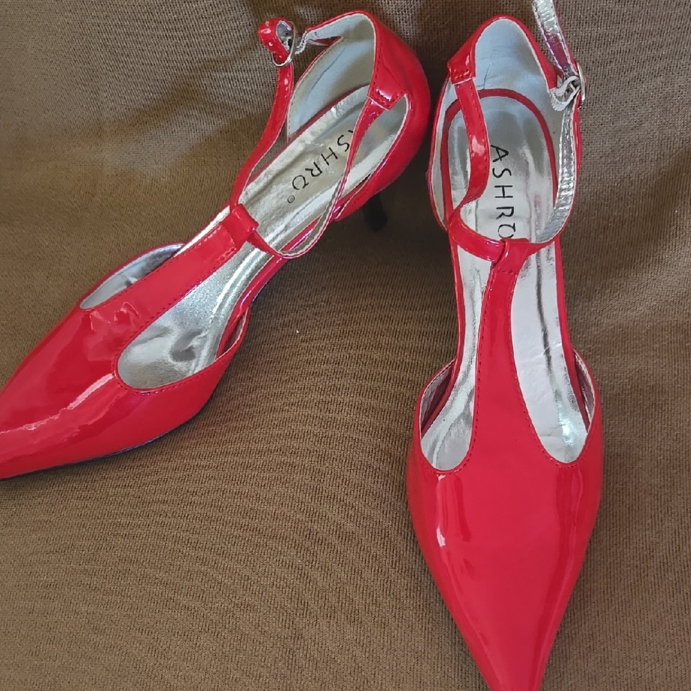ASHRO Women's Red Patent Leather Heels
